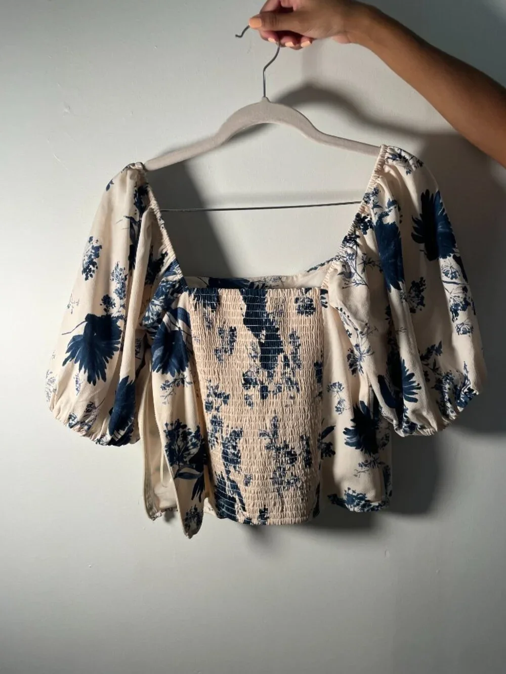 Abercrombie Blue and Cream Floral Corset Top with Puff Sleeves (Medium)